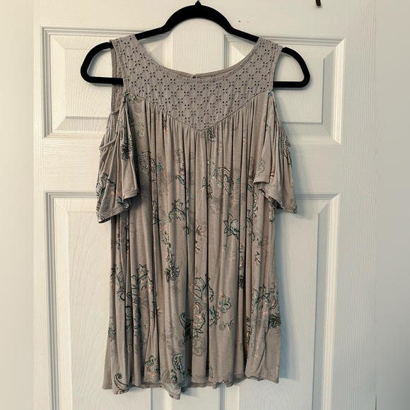 TORRID 0 0X XL Gray Supersoft Knit Floral Top Eyelet Accent R $39 - Picture 4 of 13